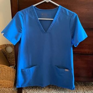 Figs scrub top